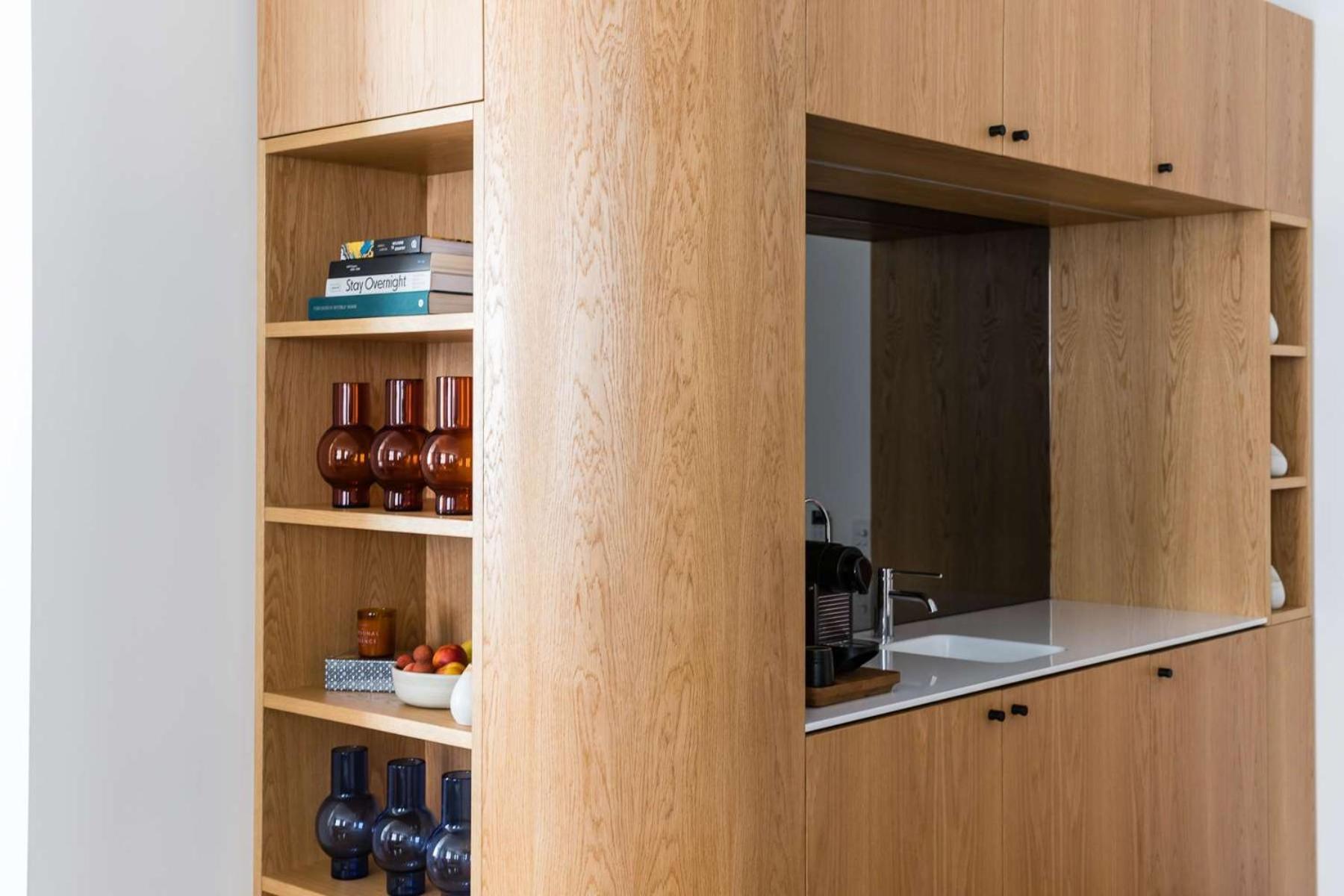 The Old Clare By Ode Hotels Sydney Zewnętrze zdjęcie A pass-through window in a kitchen