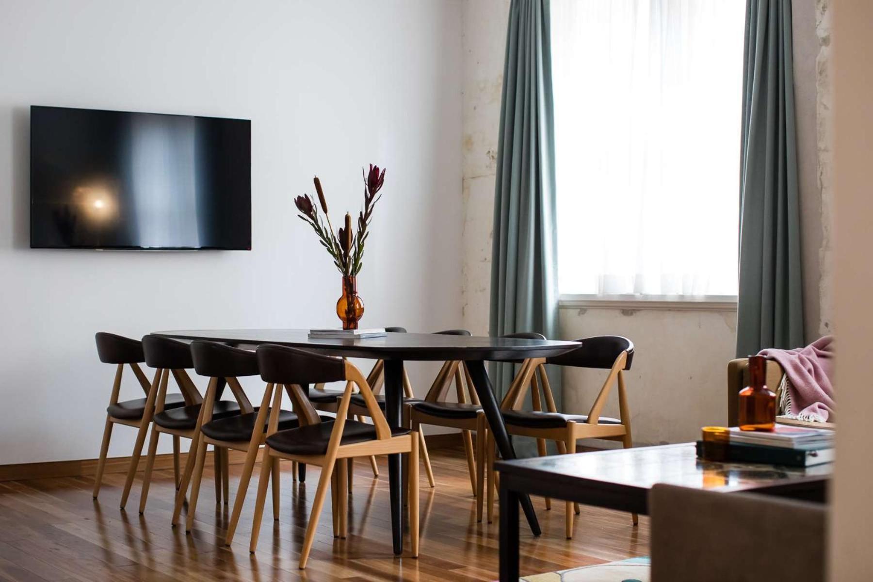 The Old Clare By Ode Hotels Sydney Zewnętrze zdjęcie A living room in a shared apartment